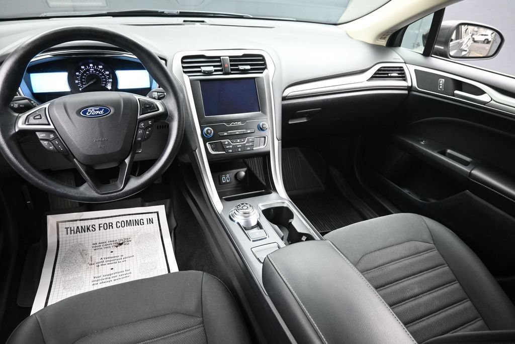 Used 2019 Ford Fusion SE FWD image 14