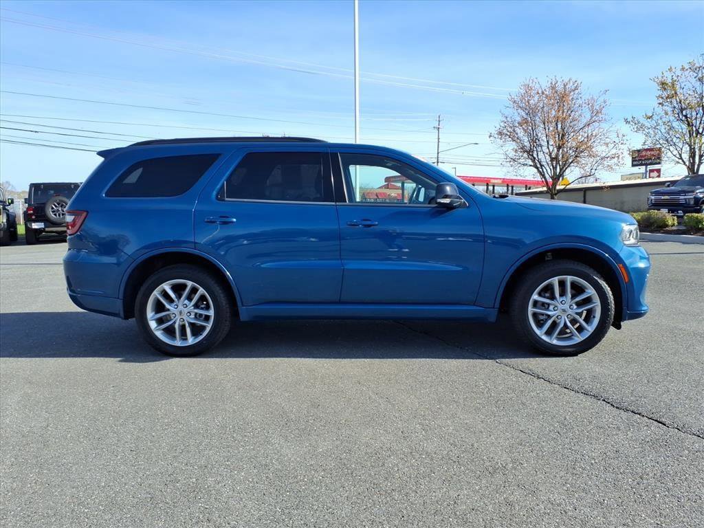 Used 2024 Dodge Durango GT image 3