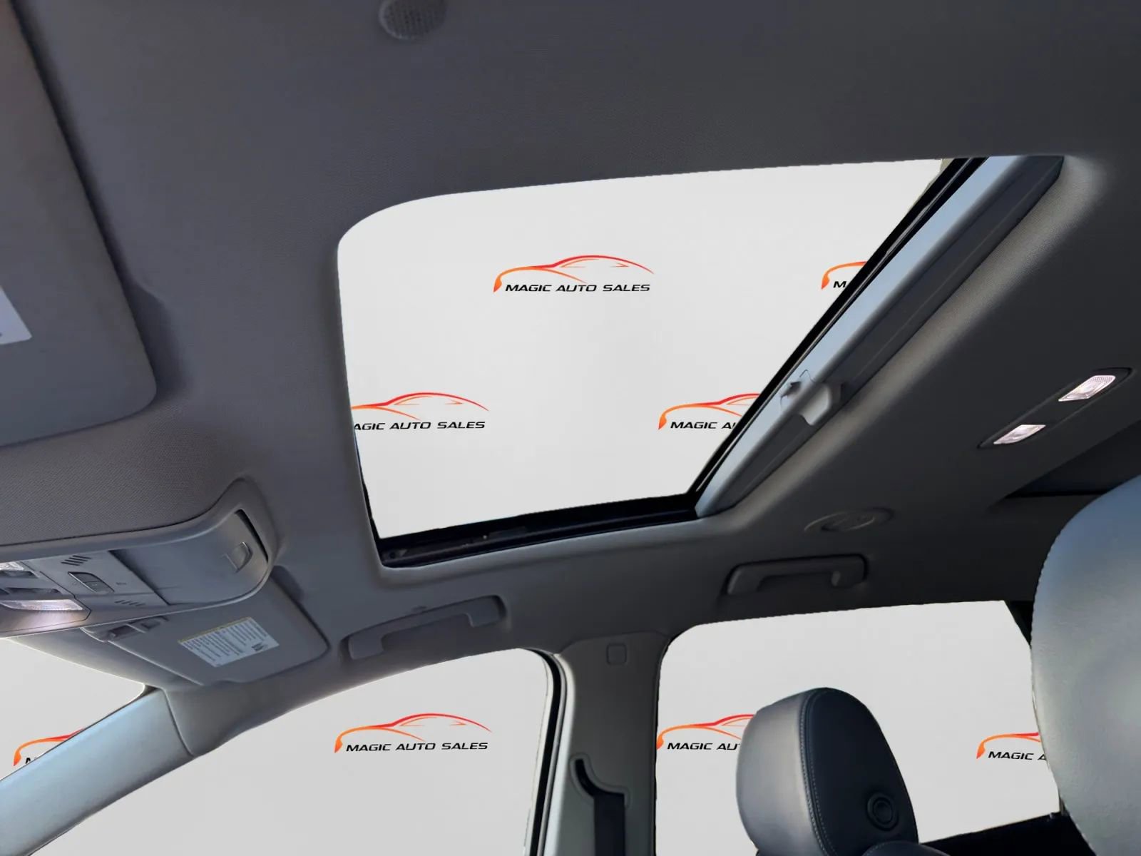 Used 2021 Buick Enclave Essence w/ Sound and Sites Package AWD/4WD image 37