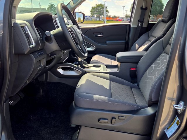 New 2027 Nissan Frontier SV RWD image 5