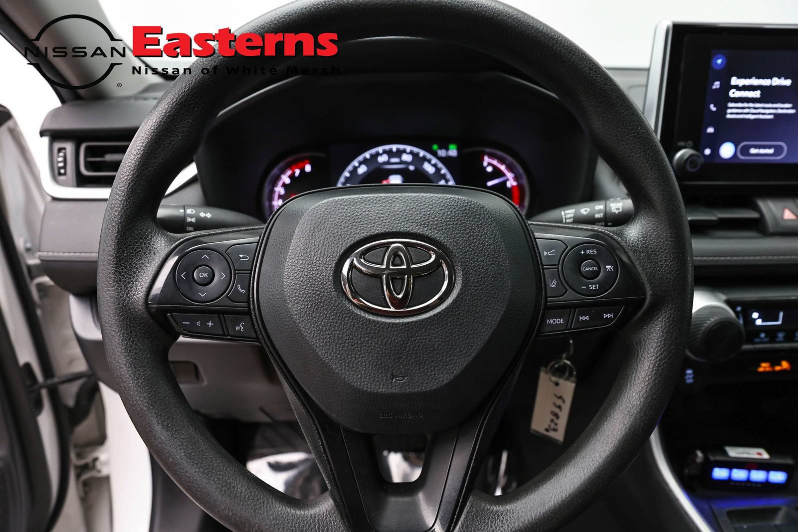 Used 2023 Toyota RAV4 LE AWD/4WD image 10