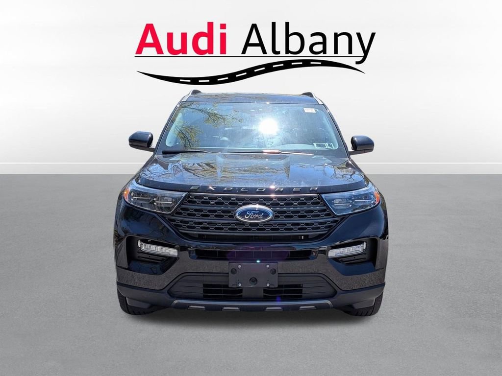 Used 2022 Ford Explorer XLT w/ Equipment Group 202A AWD/4WD image 9