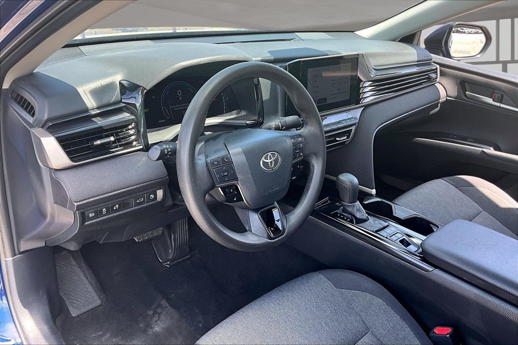 Used 2025 Toyota Camry LE FWD image 17