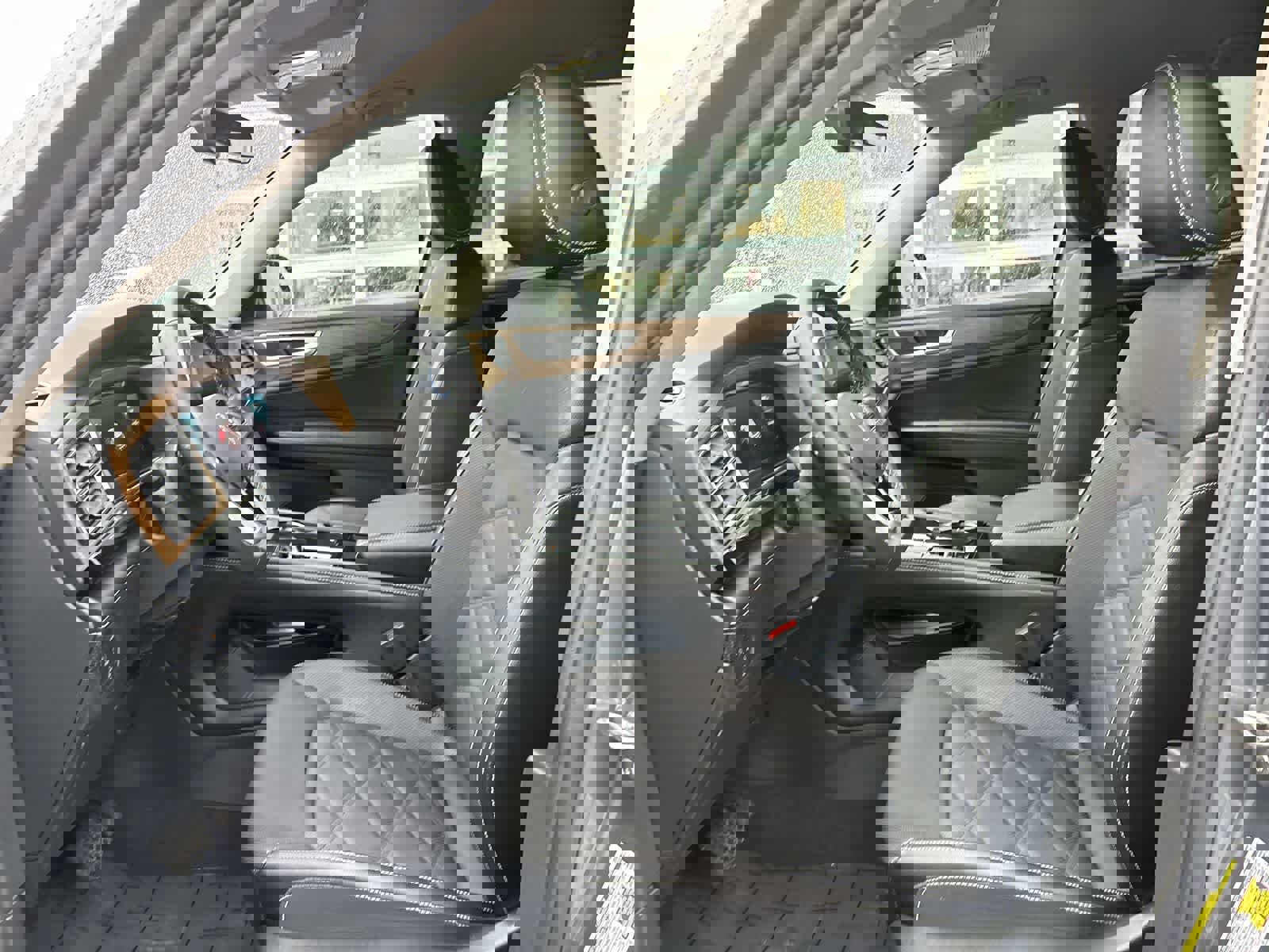 Used 2024 Volkswagen Atlas SE image 8