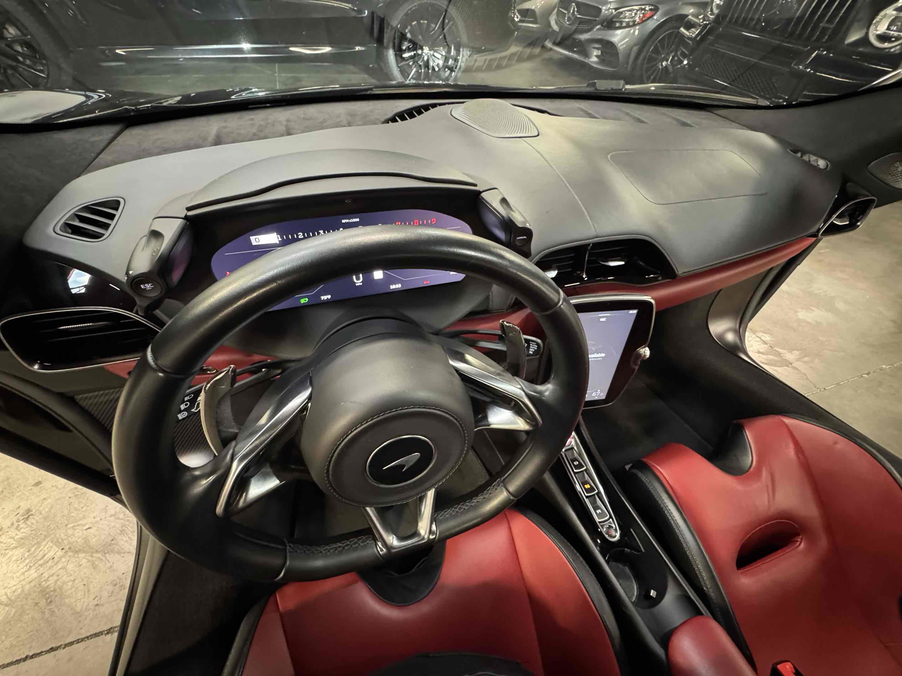 Used 2023 McLaren Artura image 24