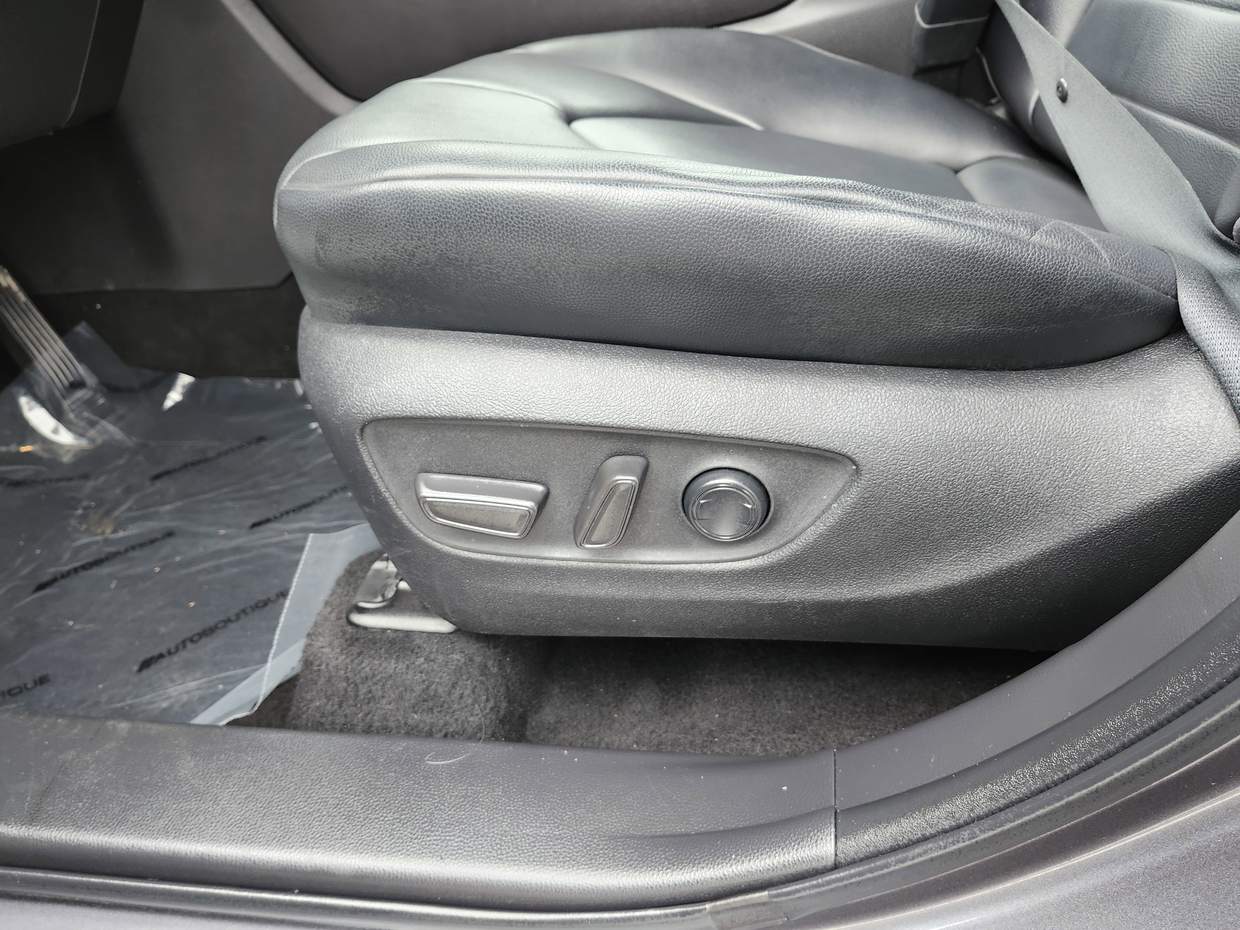 Used 2022 Toyota Highlander XLE image 31