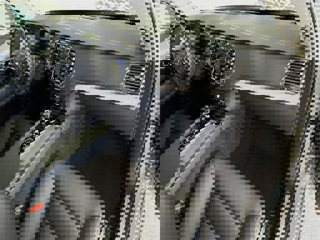 Certified 2024 Volvo XC90 B5 Core w/ Protection Package Premier image 30