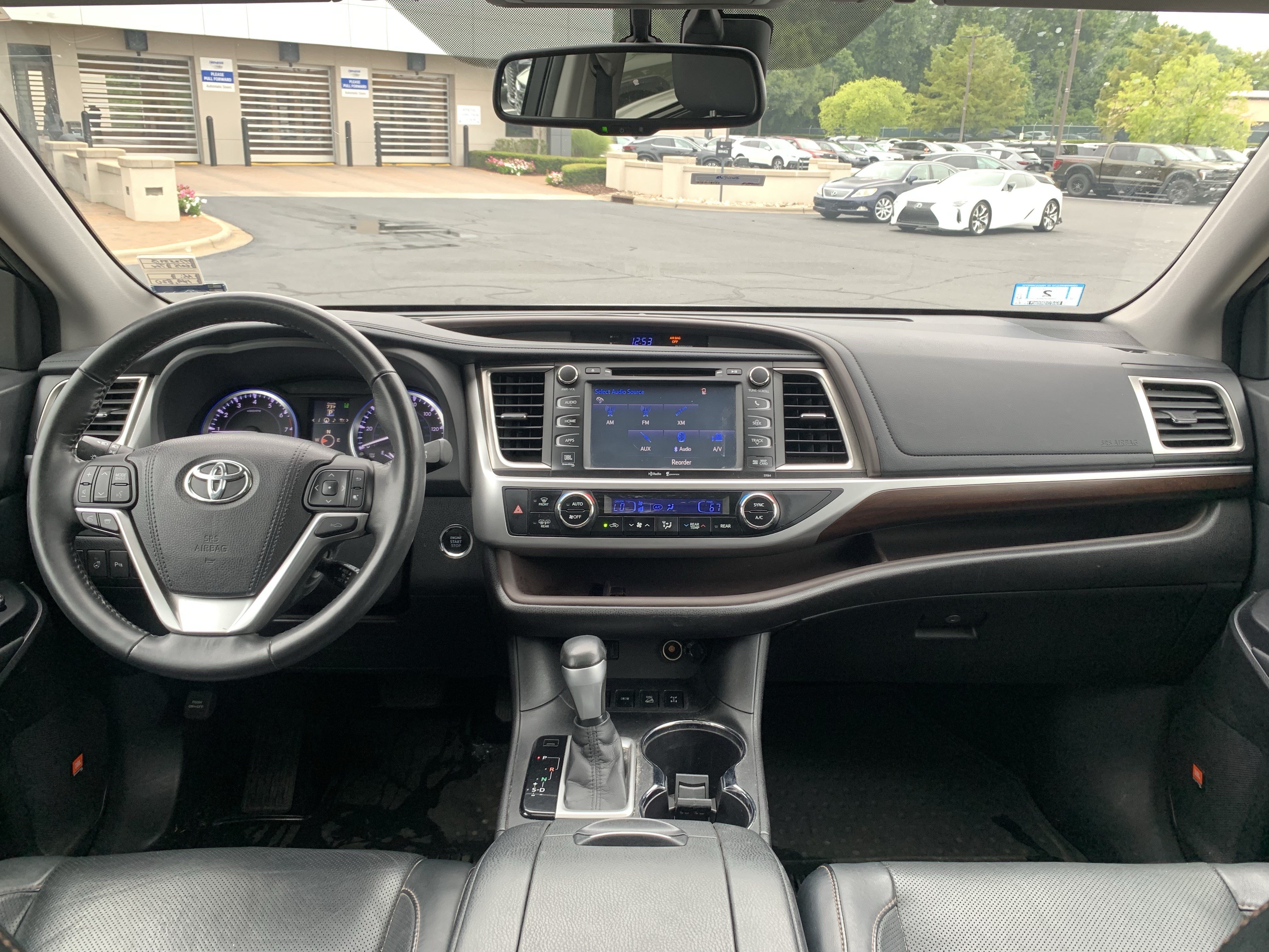 Used 2015 Toyota Highlander Limited Platinum AWD/4WD image 29