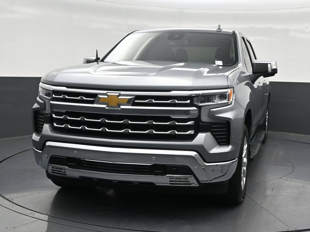 Used 2024 Chevrolet Silverado 1500 LTZ RWD image 9