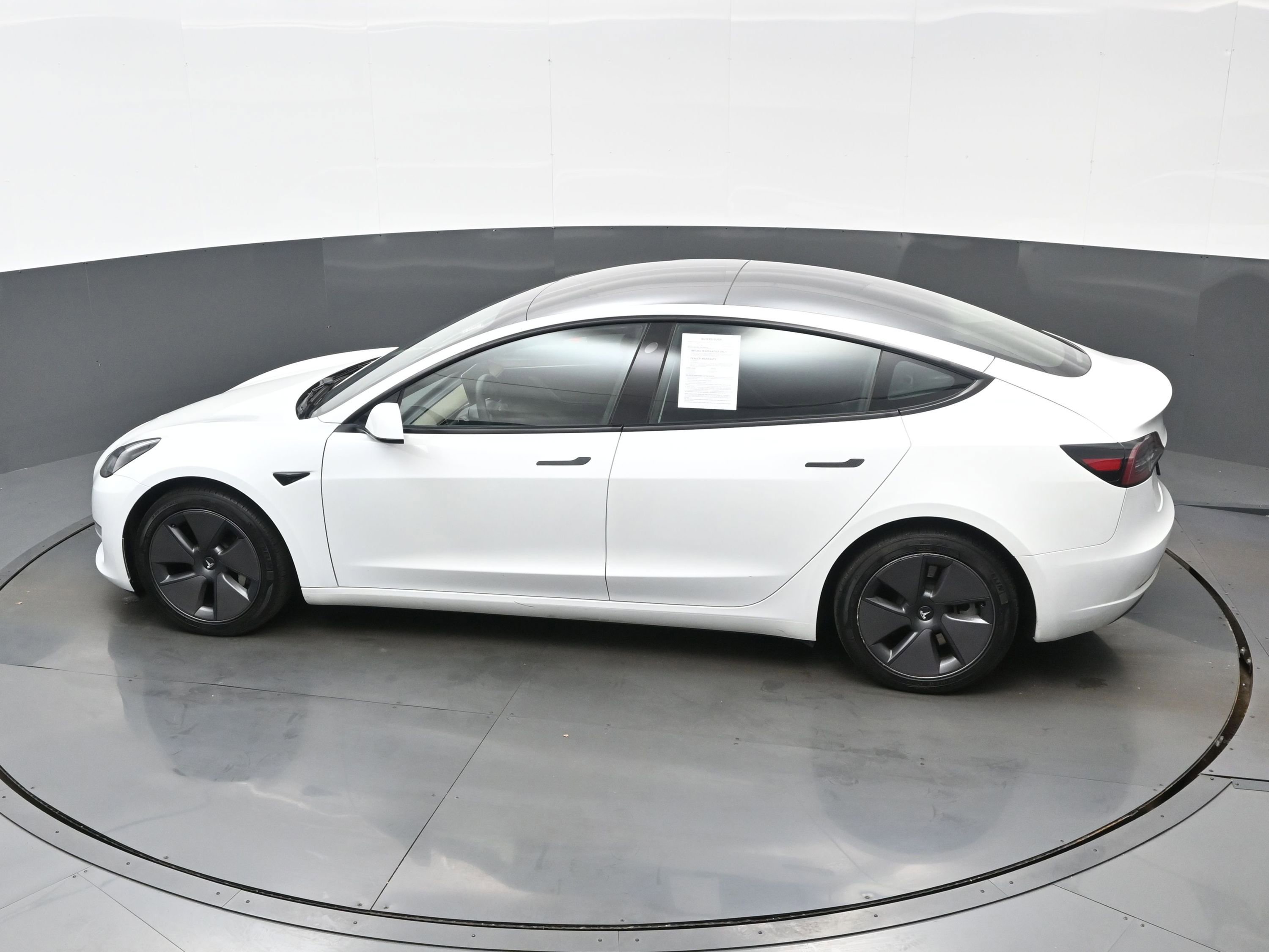 Used 2023 Tesla Model 3 Standard Range image 32