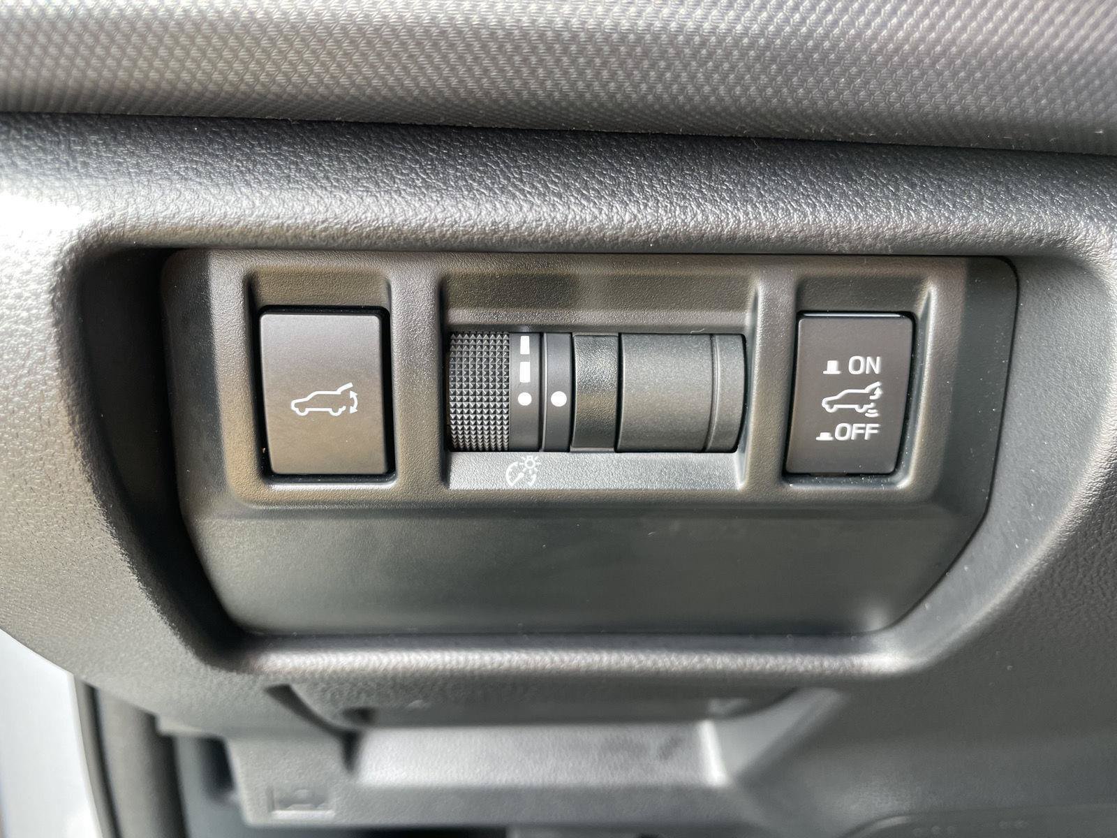 Used 2025 Subaru Forester Premium AWD/4WD image 12
