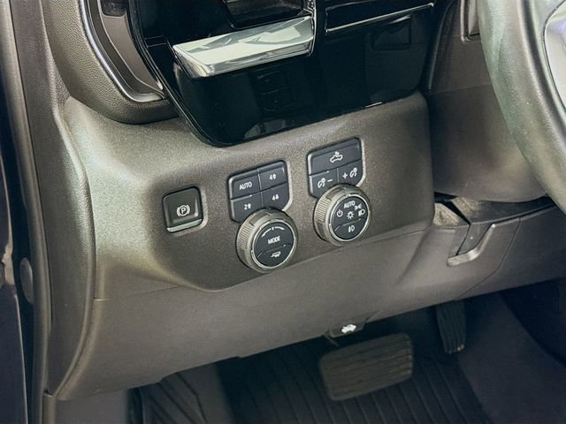 Used 2024 Chevrolet Silverado 1500 LT Trail Boss w/ LPO, Dark Essentials Package AWD/4WD image 12