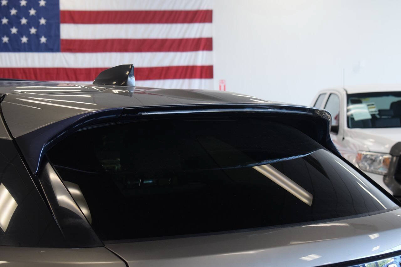 Used 2018 Land Rover Range Rover Velar S AWD/4WD image 31