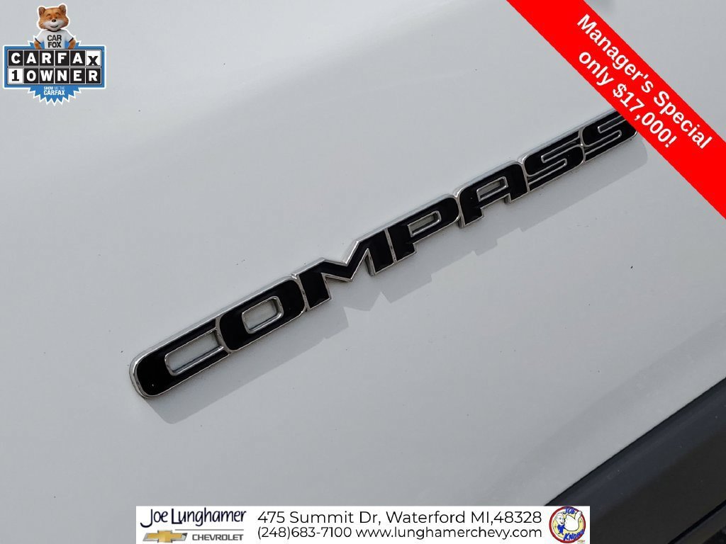 Used 2024 Jeep Compass Latitude w/ Sun and Sound Group AWD/4WD image 34