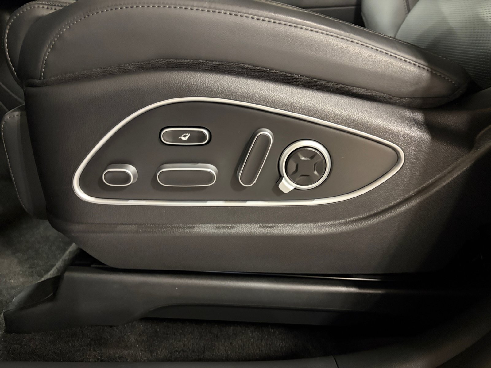 Used 2026 Hyundai Palisade Calligraphy AWD/4WD image 15