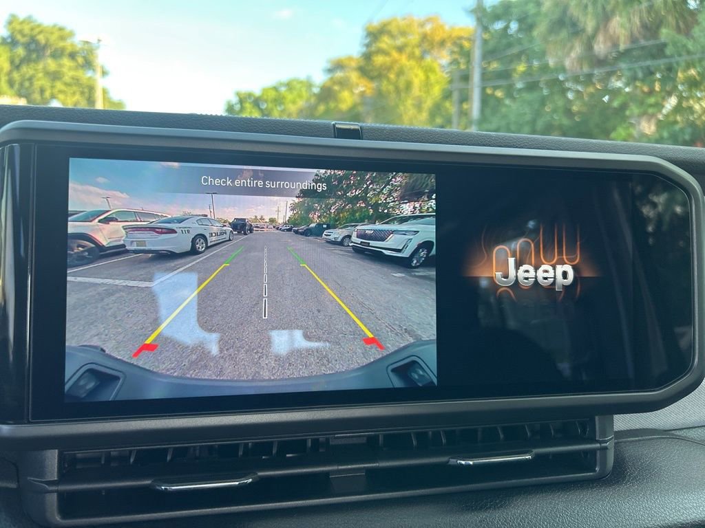 Certified 2024 Jeep Gladiator Sport image 15