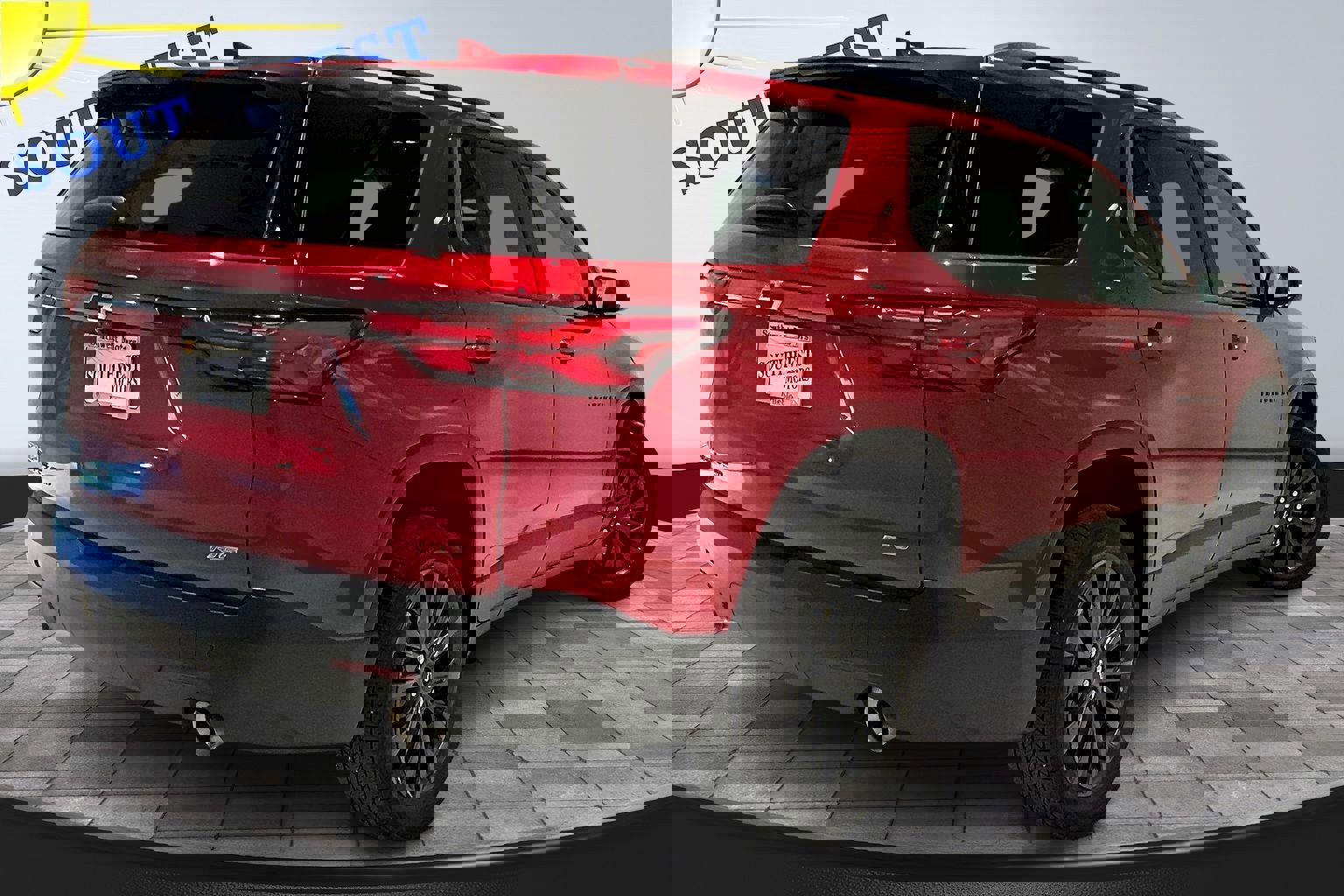 Used 2023 Chevrolet Traverse RS image 6