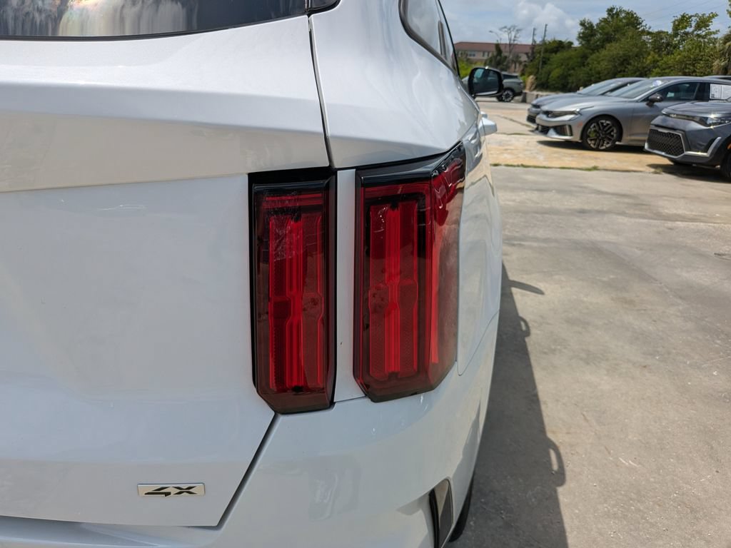 Certified 2023 Kia Sorento SX AWD/4WD image 11