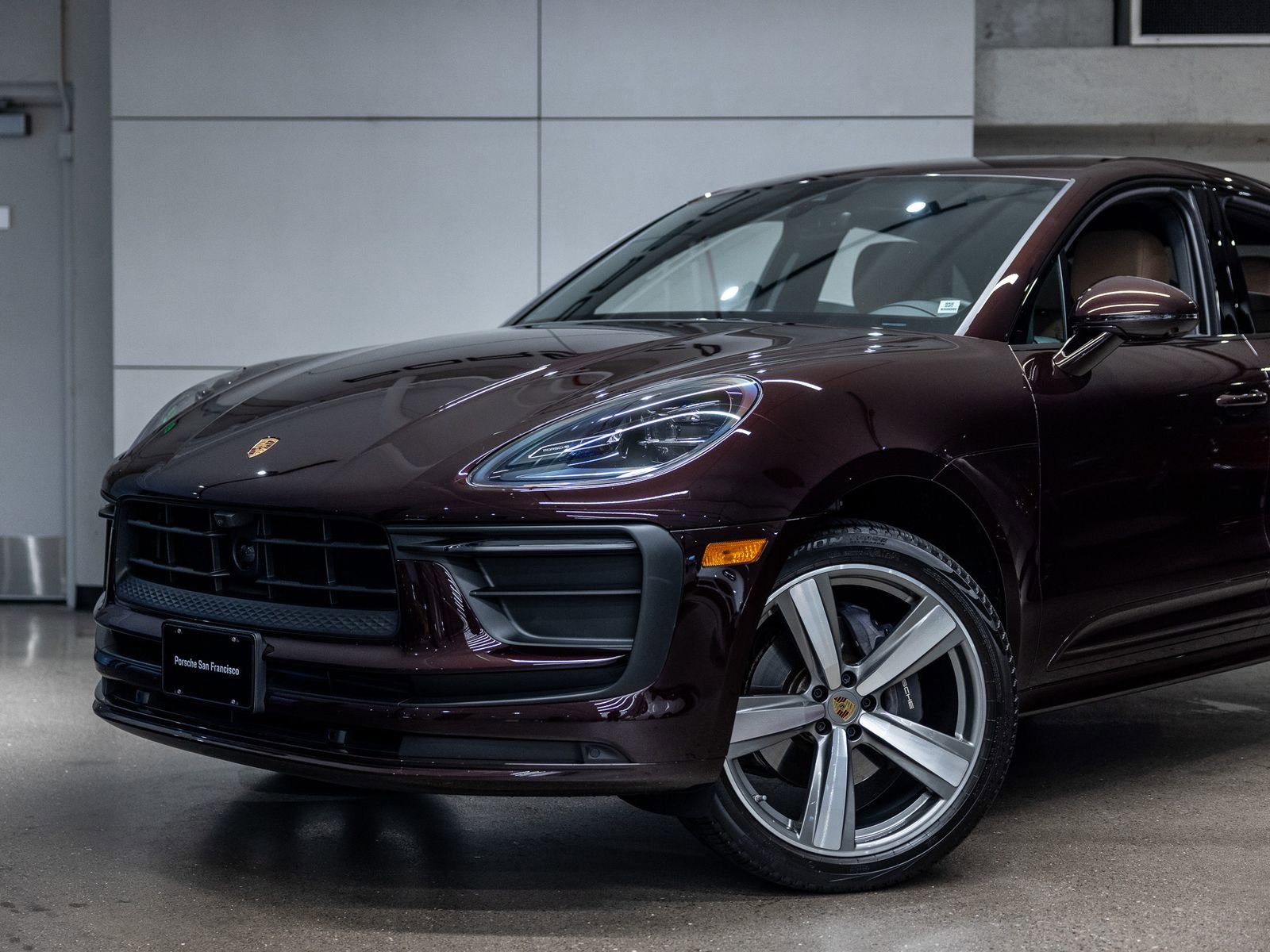 Certified 2024 Porsche Macan AWD/4WD image 22