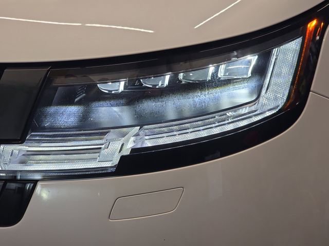 Certified 2024 Land Rover Range Rover Autobiography AWD/4WD image 33