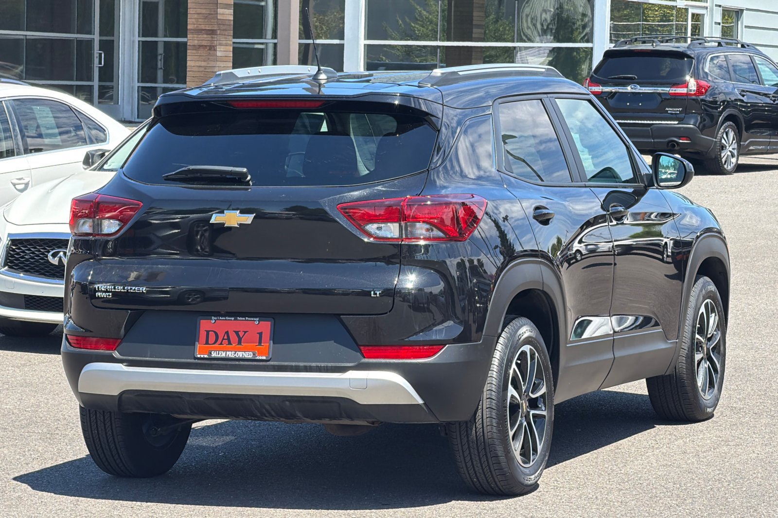 Used 2025 Chevrolet TrailBlazer LT AWD/4WD image 5