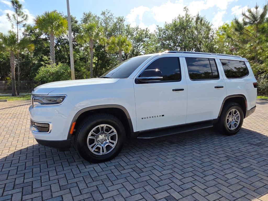 Used 2022 Jeep Wagoneer Series I AWD/4WD image 3