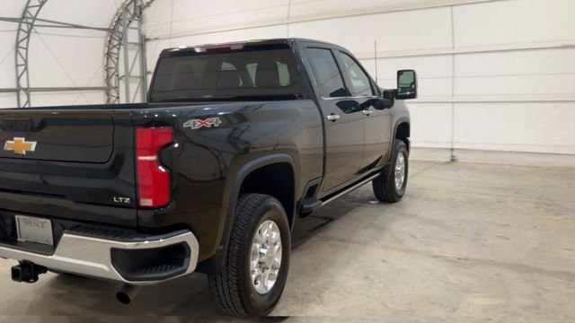 Used 2025 Chevrolet Silverado 2500 LTZ w/ LTZ Convenience Package image 9