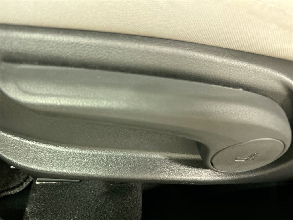 Used 2023 Hyundai Kona SE w/ Cargo Package image 10