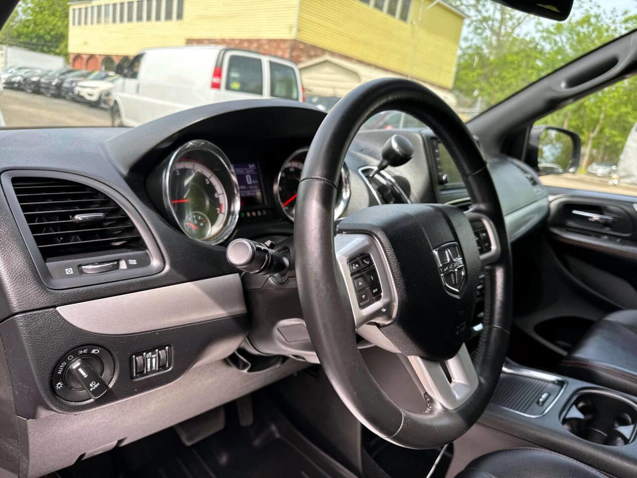 Used 2018 Dodge Grand Caravan GT FWD image 16