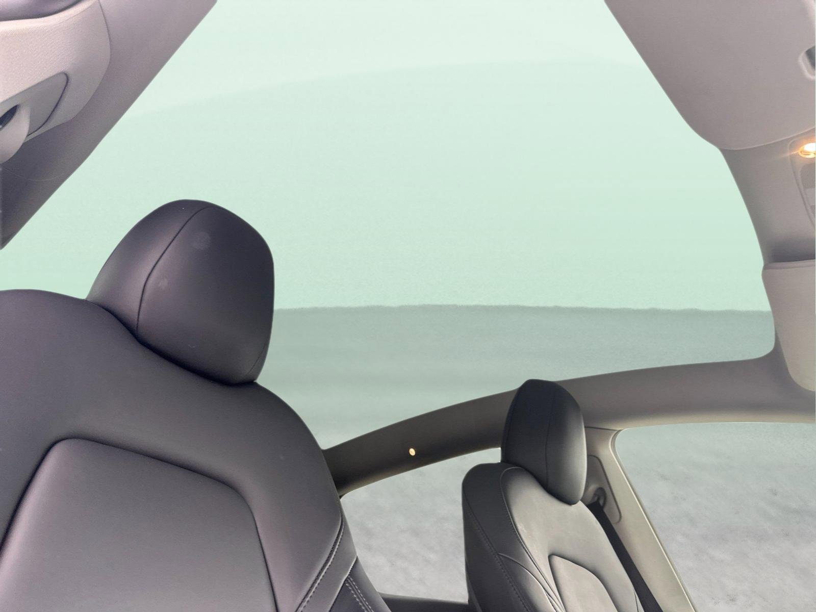 Used 2023 Tesla Model Y Long Range image 17