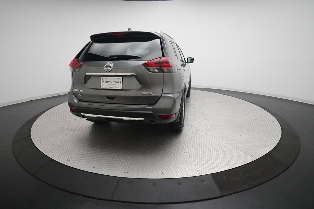 Used 2019 Nissan Rogue SV image 30