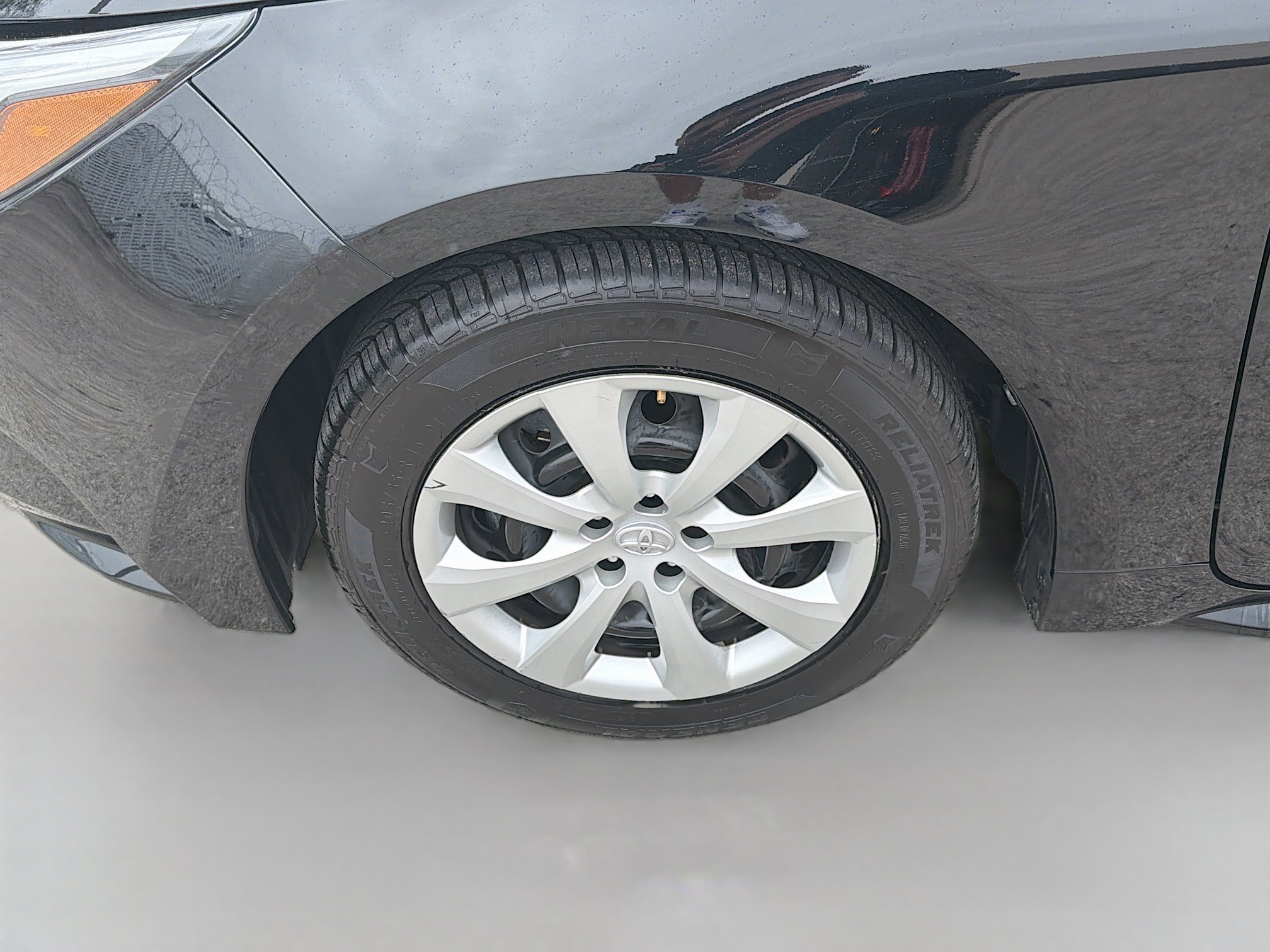 Used 2024 Toyota Corolla LE image 35