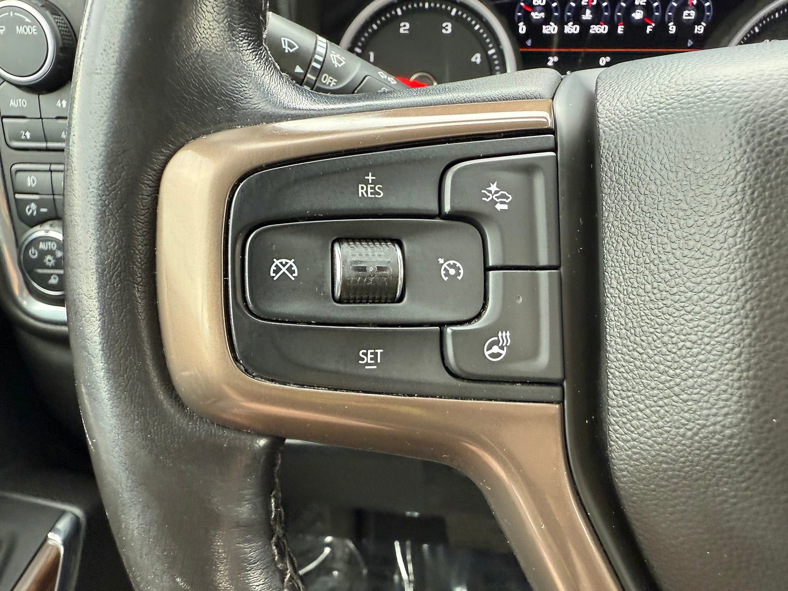 Used 2022 Chevrolet Silverado 2500 High Country w/ LPO, Hitch Package AWD/4WD image 39