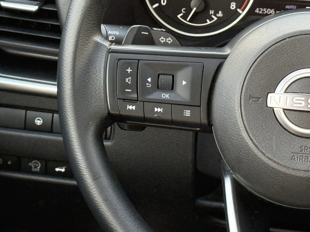 Used 2024 Nissan Rogue SV image 24