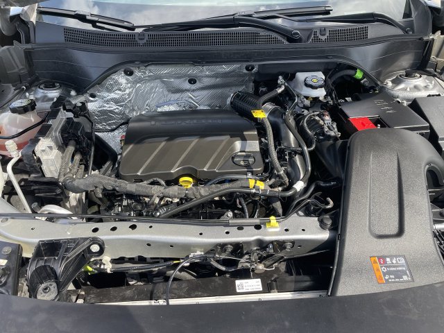 Used 2025 Chevrolet Trax LT FWD image 28