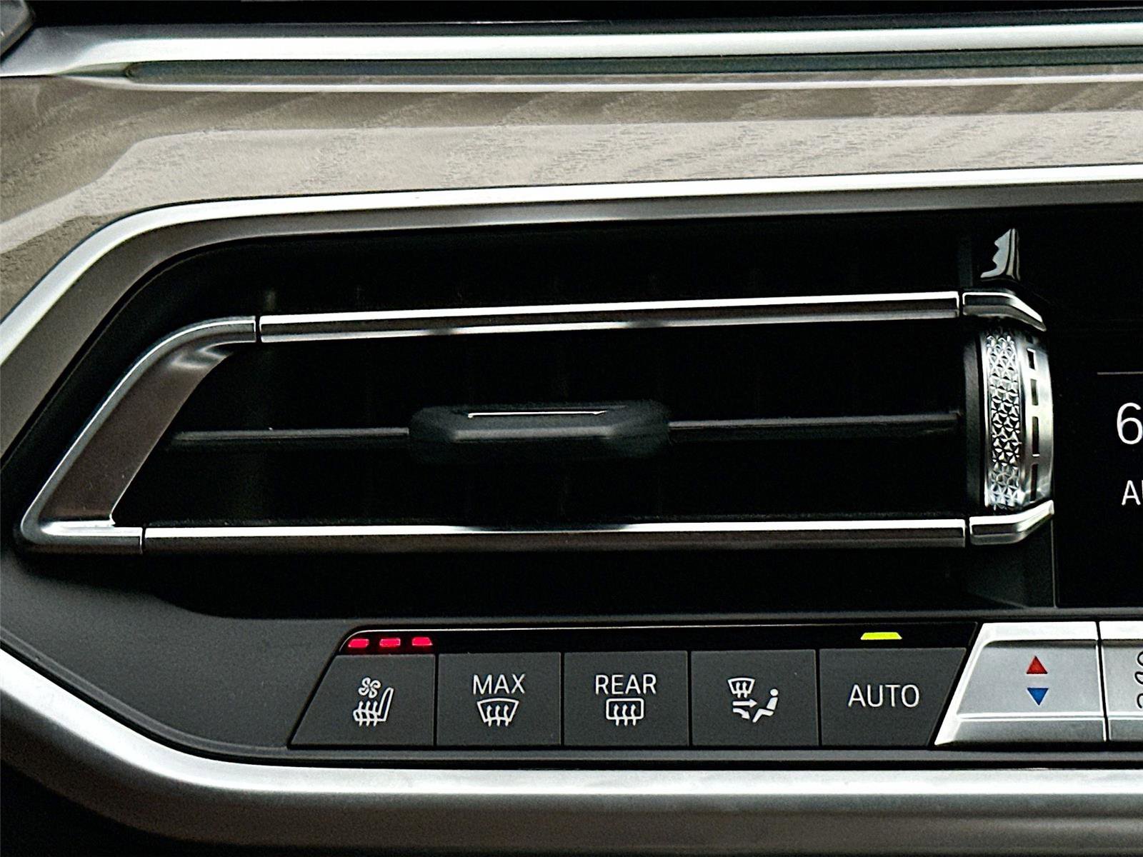 Used 2023 BMW X5 M50i w/ Climate Comfort Package image 21