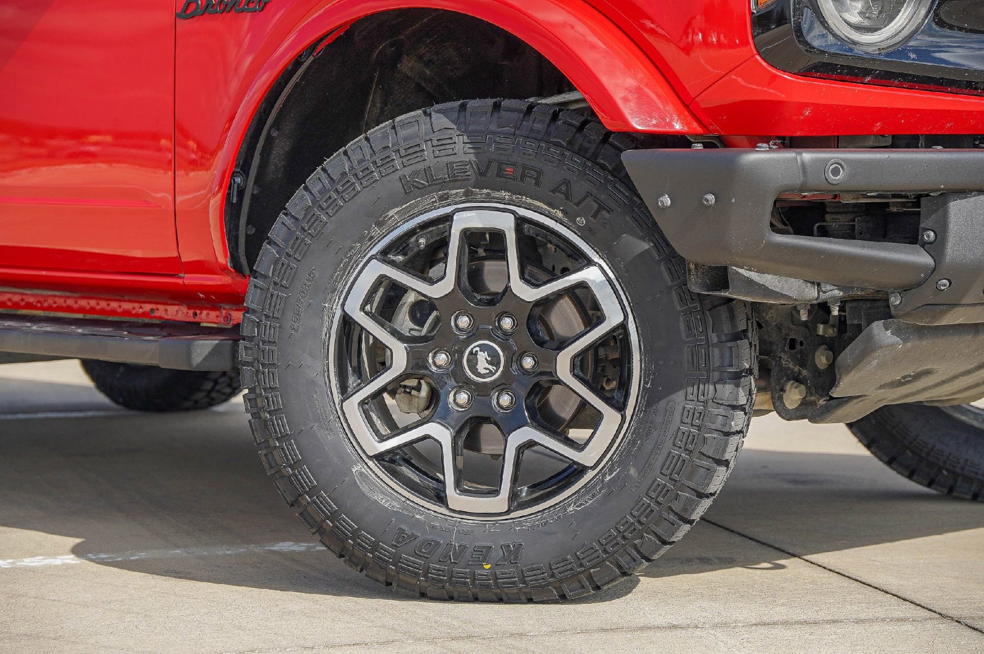 Used 2022 Ford Bronco Outer Banks image 2