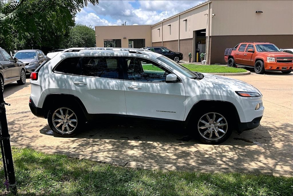 Used 2018 Jeep Cherokee Limited FWD image 7