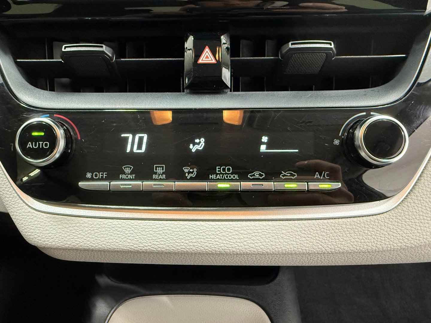 Used 2022 Toyota Corolla LE w/ Carpet Mat Package (TMS) image 21