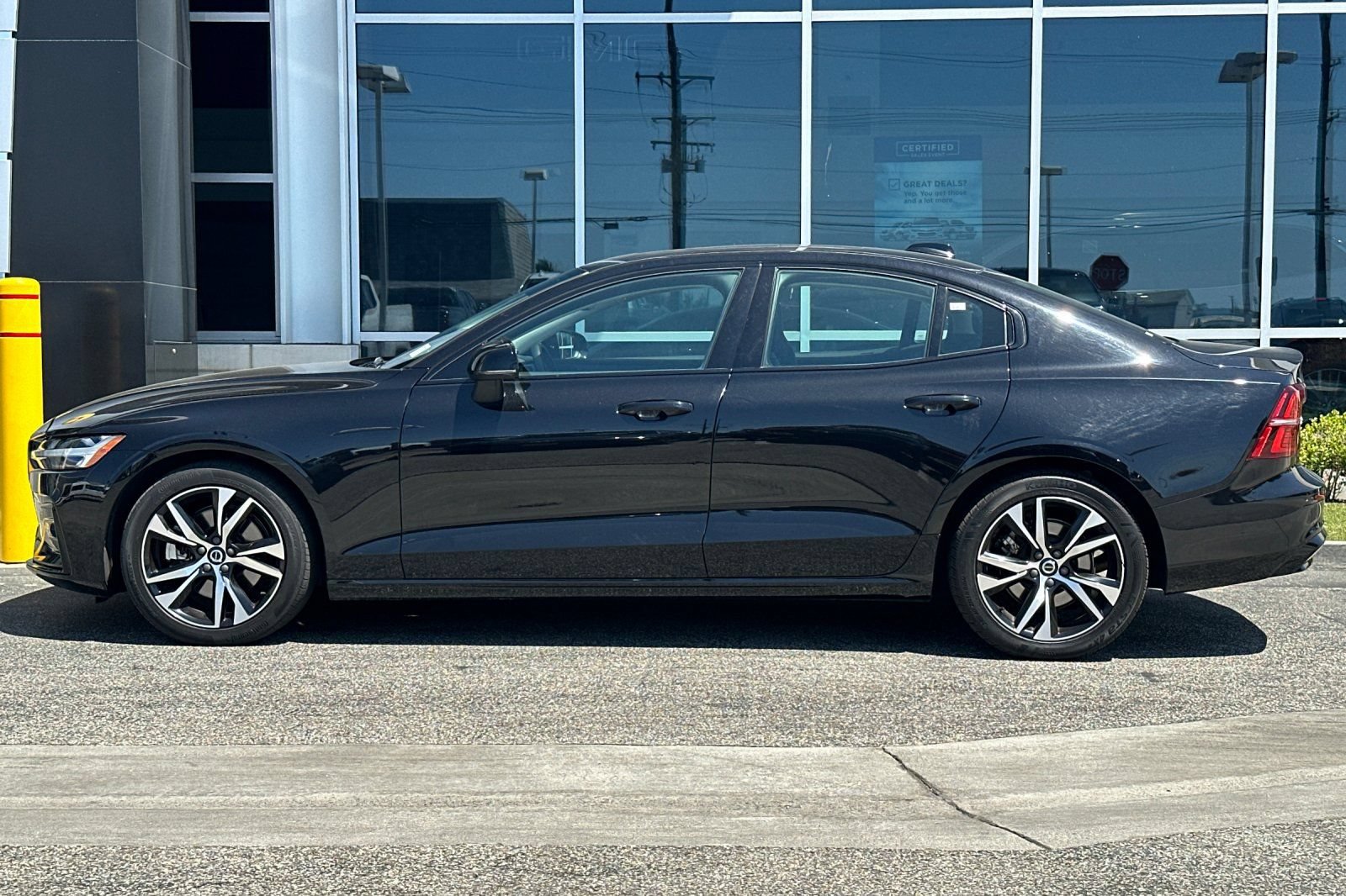 Used 2024 Volvo S60 B5 Core FWD image 7