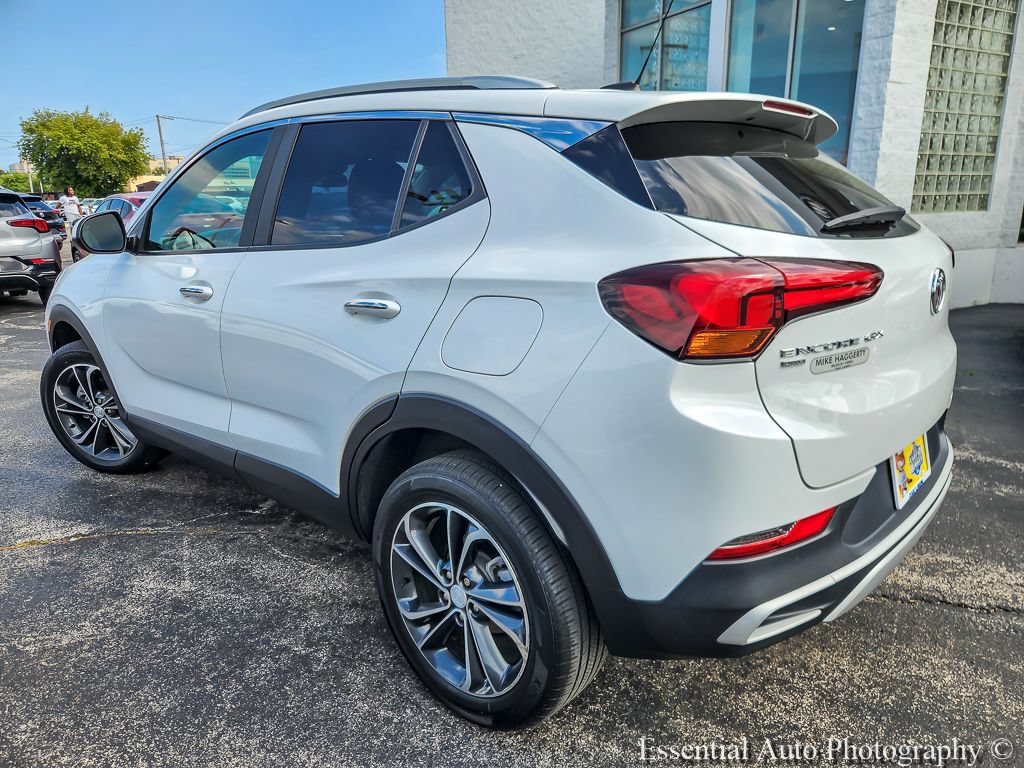 Used 2022 Buick Encore GX Select AWD/4WD image 6