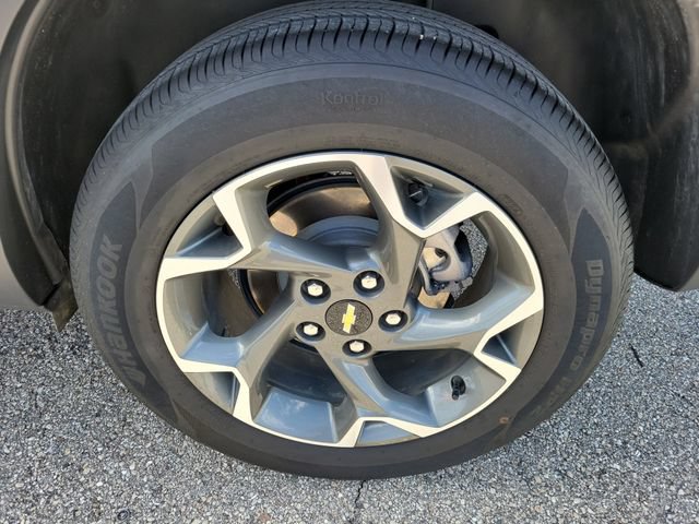 Used 2025 Chevrolet Trax LT FWD image 8