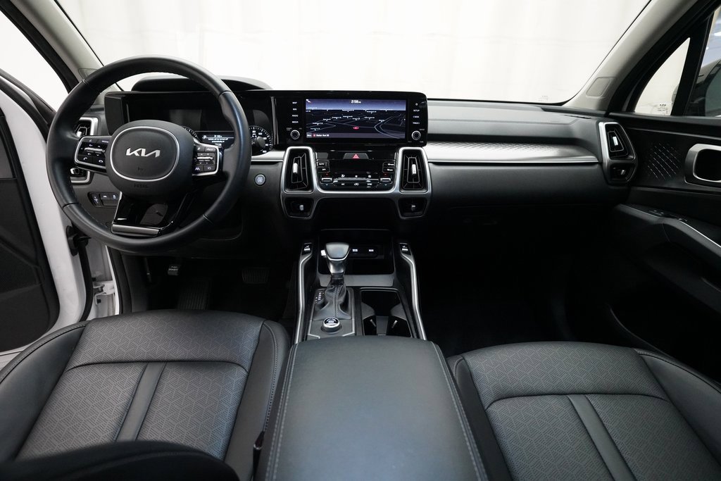 Certified 2022 Kia Sorento S w/ Panoramic Sunroof Package image 5