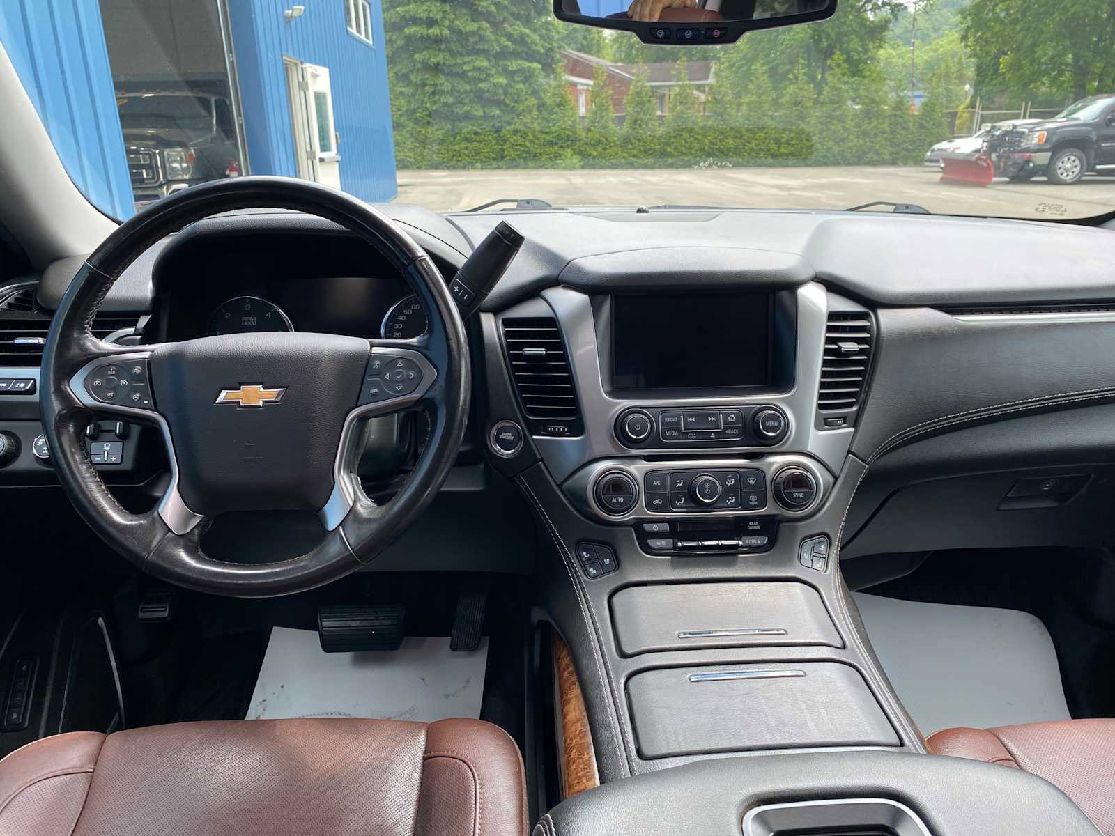 Used 2020 Chevrolet Suburban Premier w/ Premier Plus Edition image 8