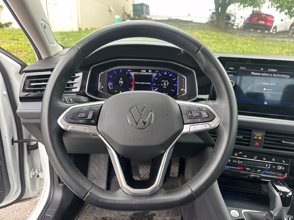 Used 2025 Volkswagen Jetta SEL FWD image 43