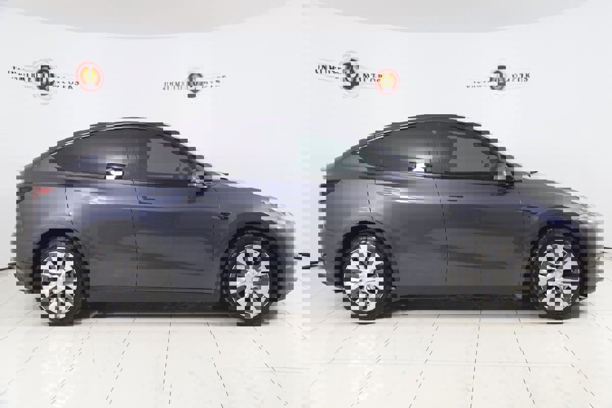 Used 2022 Tesla Model Y Long Range image 2