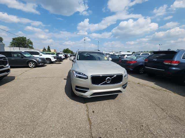 Used 2017 Volvo XC90 T6 Momentum w/ Vision Package AWD/4WD image 5