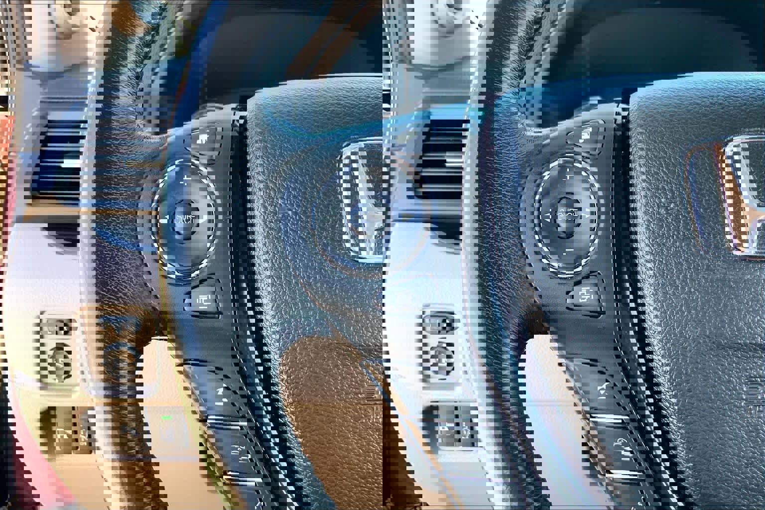 Used 2018 Honda Pilot Touring image 23