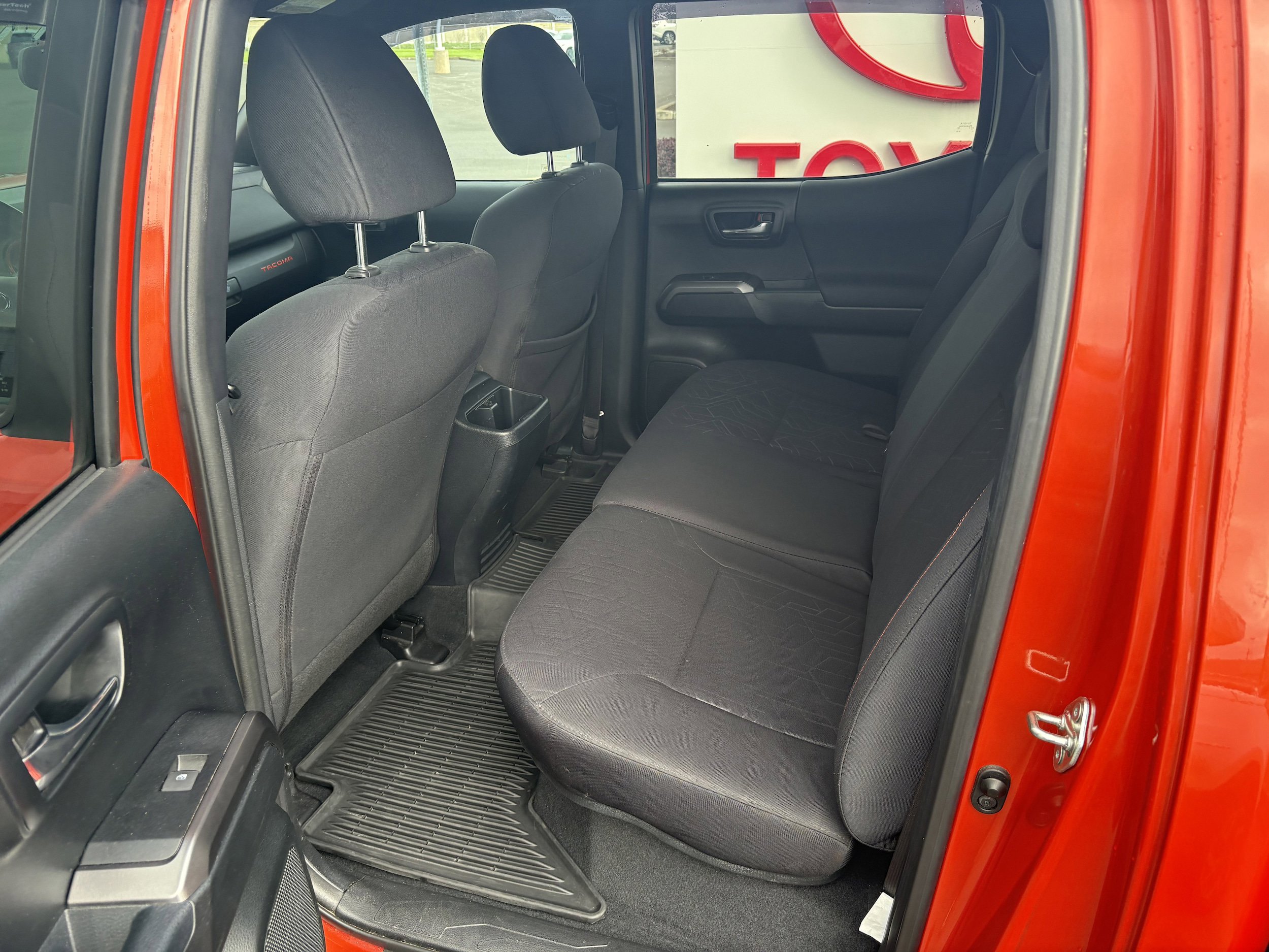 Used 2018 Toyota Tacoma TRD Sport AWD/4WD image 7