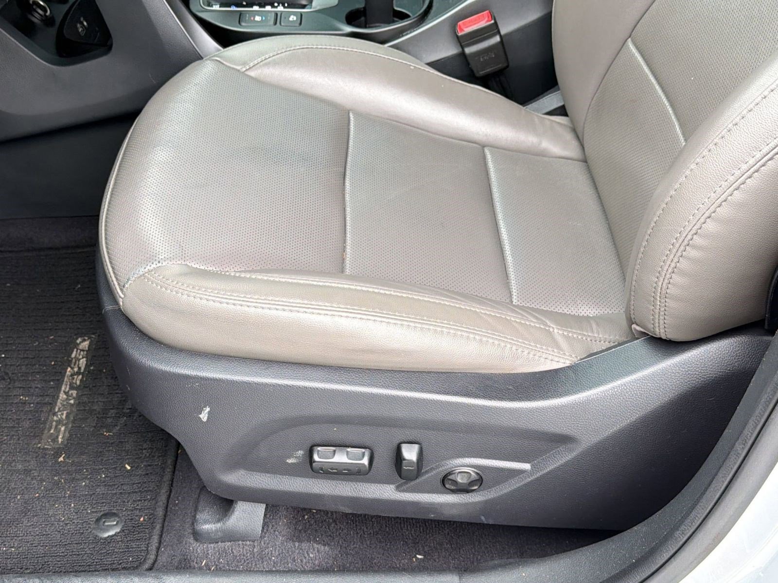 Used 2018 Hyundai Santa Fe Sport image 14